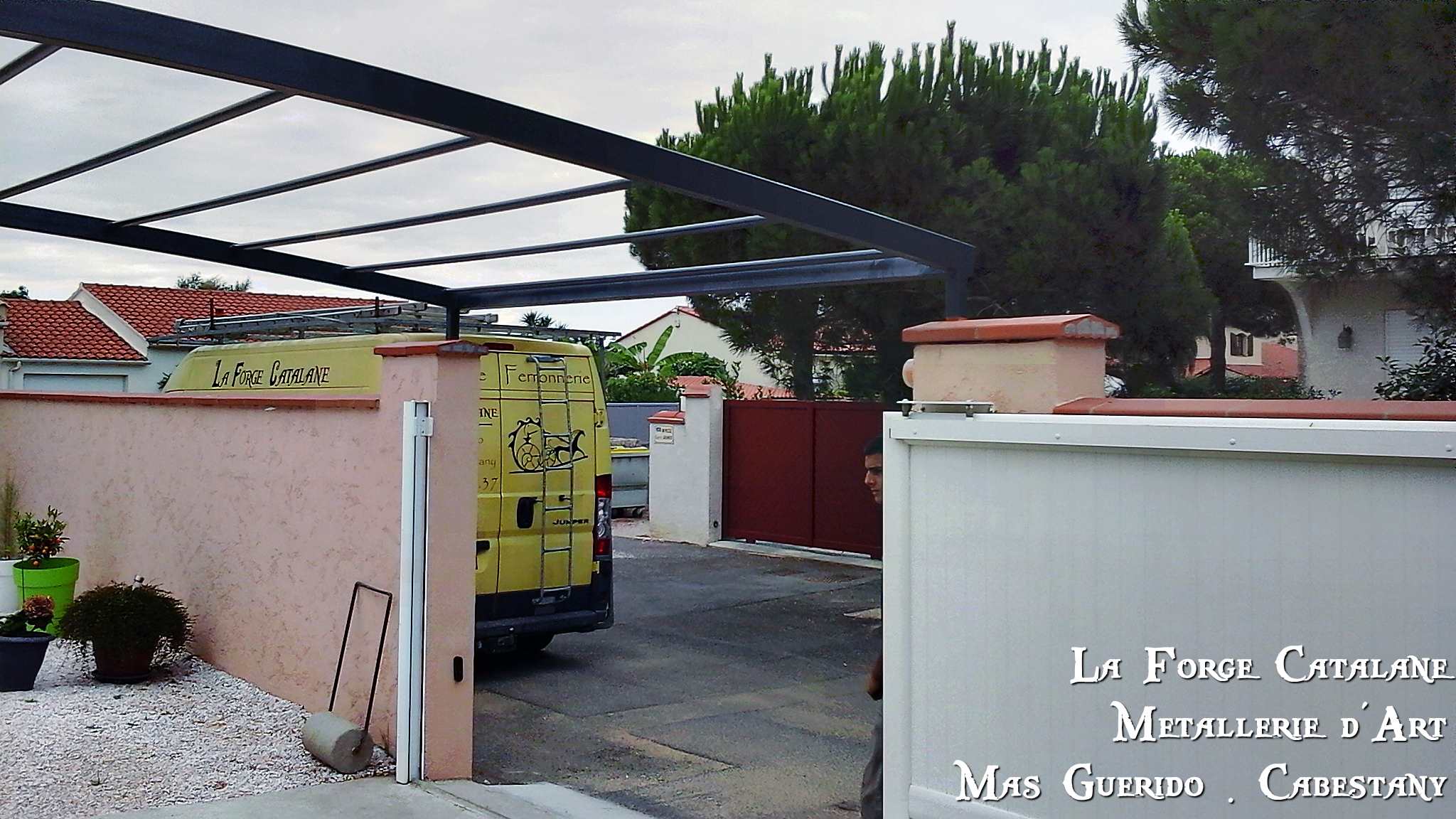 pergola moderne tube cintree fer Forge Catalane Cabestany (3).jpg